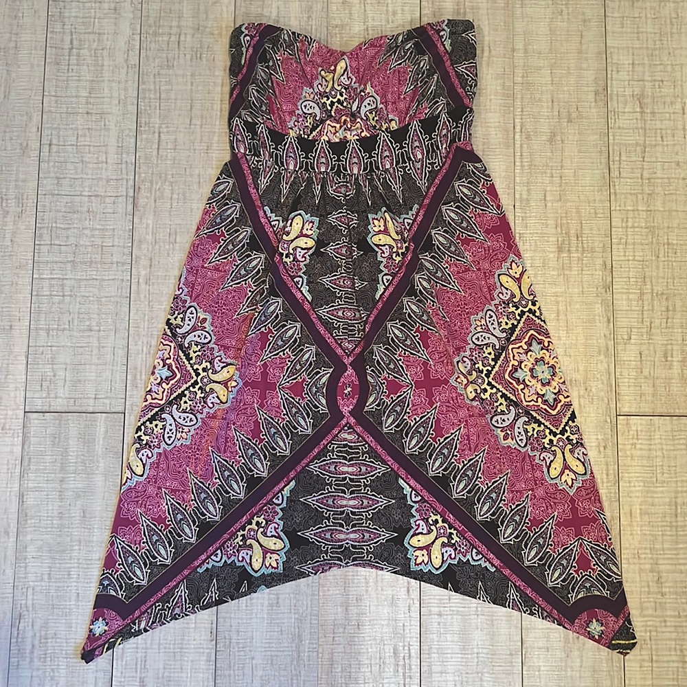 Soma strapless summer dress, purple/black print, slight handkerchief hem